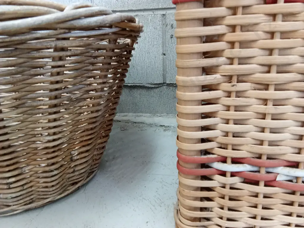 VINTAGE CANE BASKET AND LAUNDRY HAMPER, HAMPER IS H 48CM X W 30CM X D 30CM Image 1++