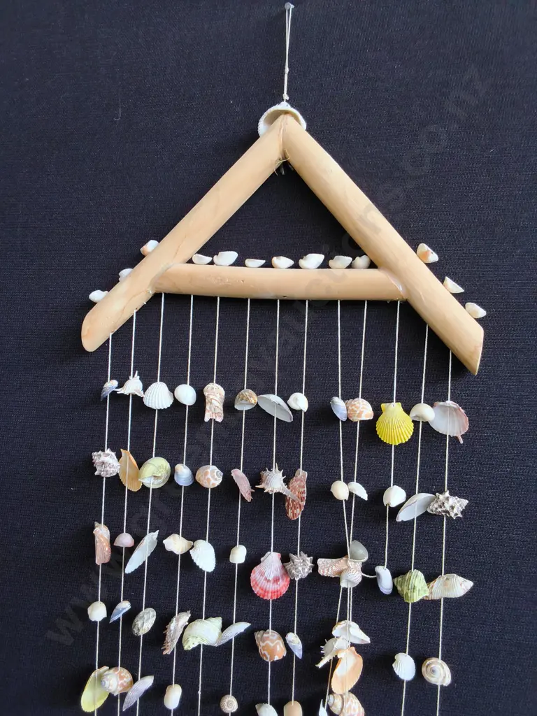 HANDCRAFTED SEASHELL WIND CHIME Image 1++