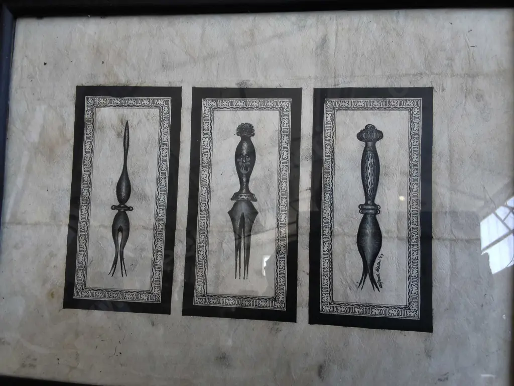 VINTAGE FRAMED TRIPTYCH ART PRINT, H 33 CM X 43 CM Image 1++