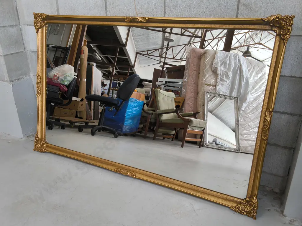 LARGE RECTANGULAR GOLD TONED FRAMED MIRROR, H 1.03 CM X W 1.64 CM Image 1++