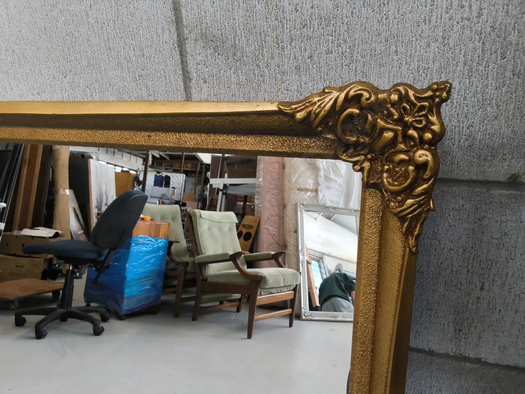 LARGE RECTANGULAR GOLD TONED FRAMED MIRROR, H 1.03 CM X W 1.64 CM Image 1++