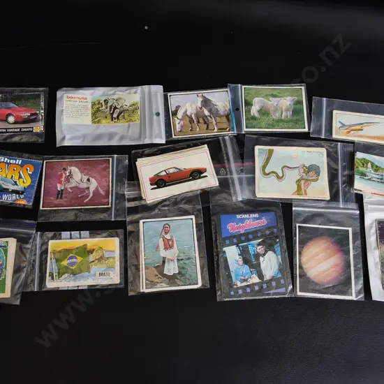 COLLECTION OF VINTAGE TRADING AND COLLECTOR CARDS