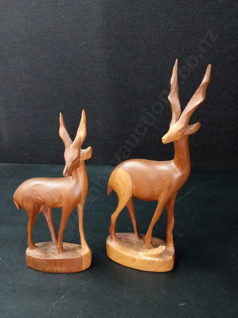 2 CARVED WOODEN ANTELOPE FIGURES TALLEST H23CM Image 1++