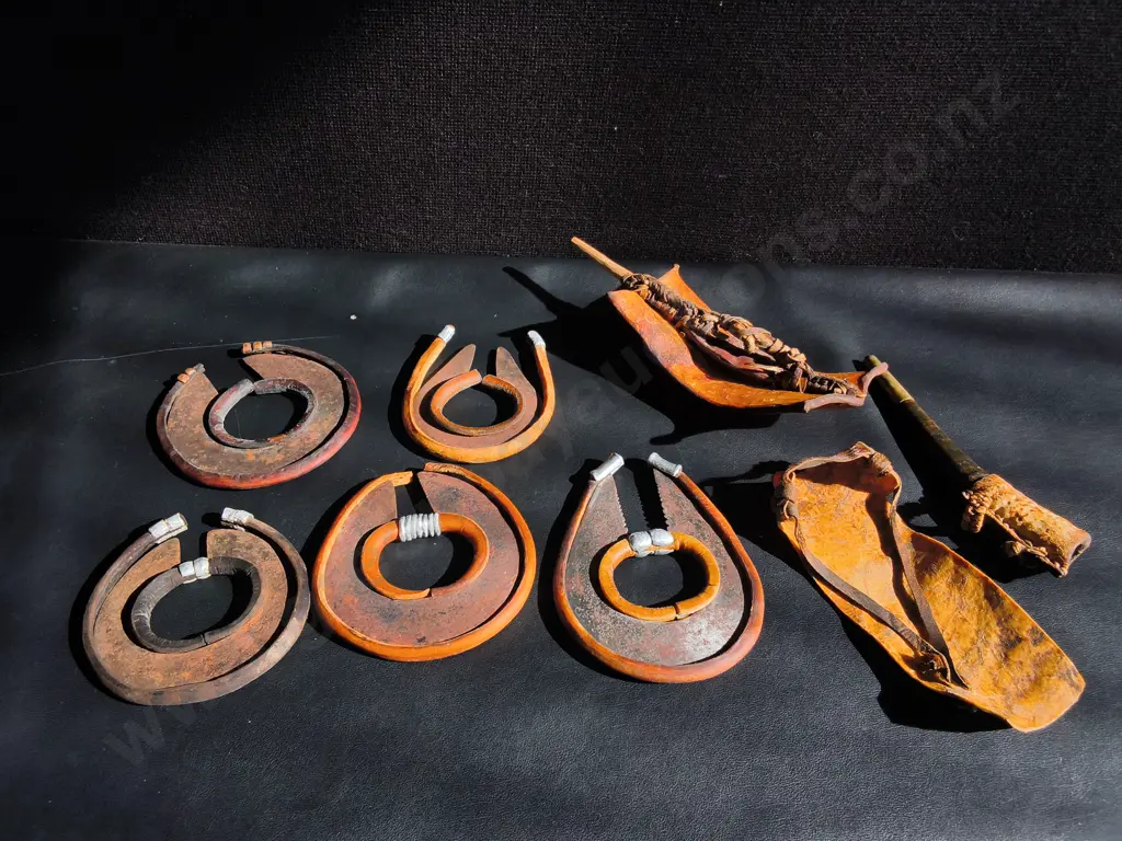 COLLECTION OF VINTAGE TURKANA WARRIOR WRIST KNIVES Image 1++