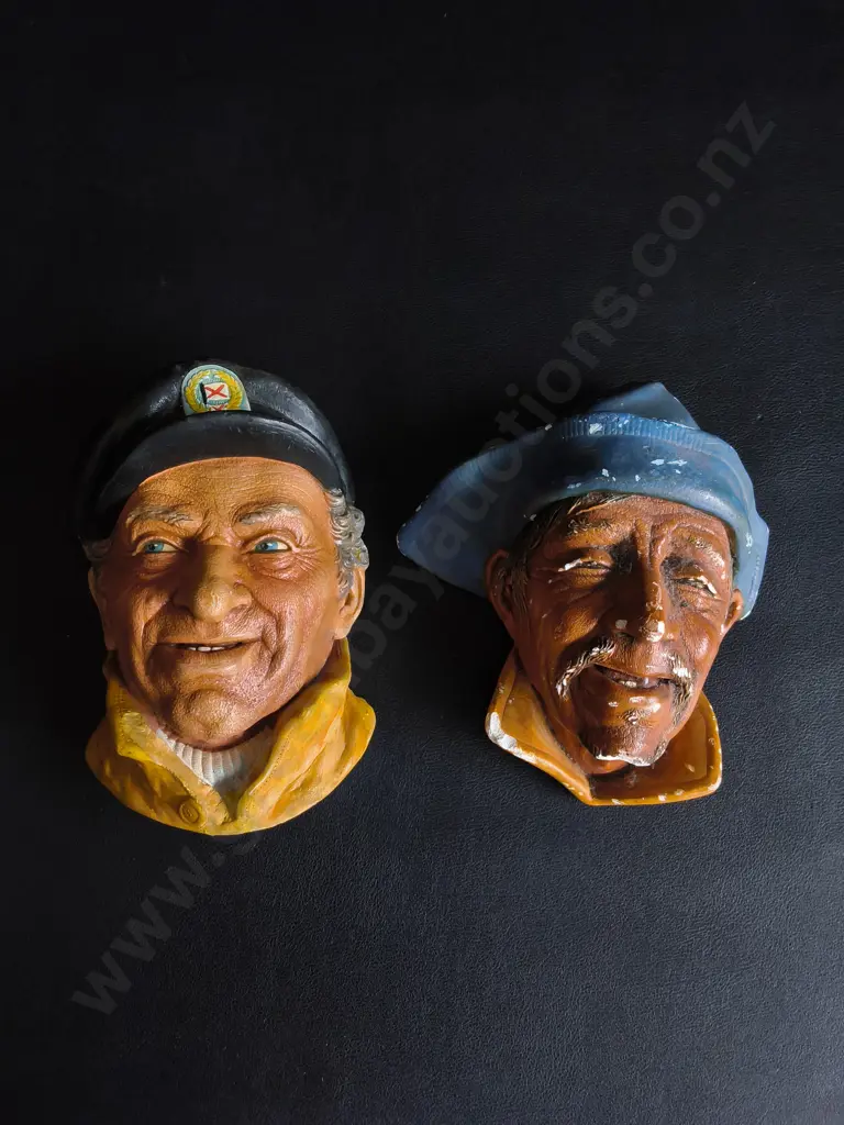 PAIR OF VINTAGE BOSSONS CHALKWARE HEADS, THE SKIPPER, AND SARDINIAN FISHERMAN, MADE IN ENGLAND, TALLEST H 17 CM Image 1++