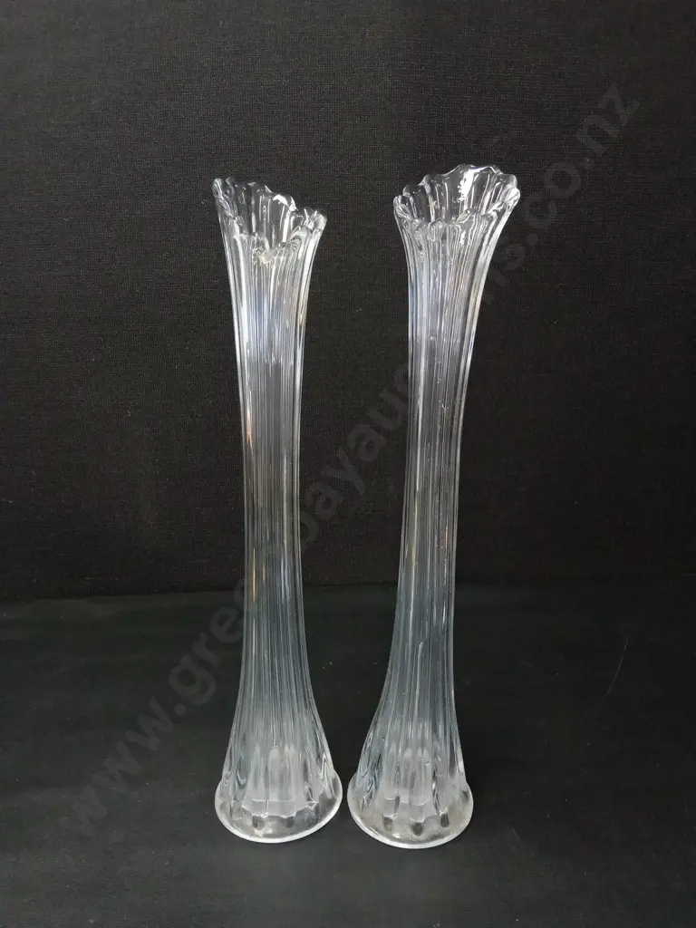 2 VINTAGE SWING GLASS VASES H43CM Image 1++