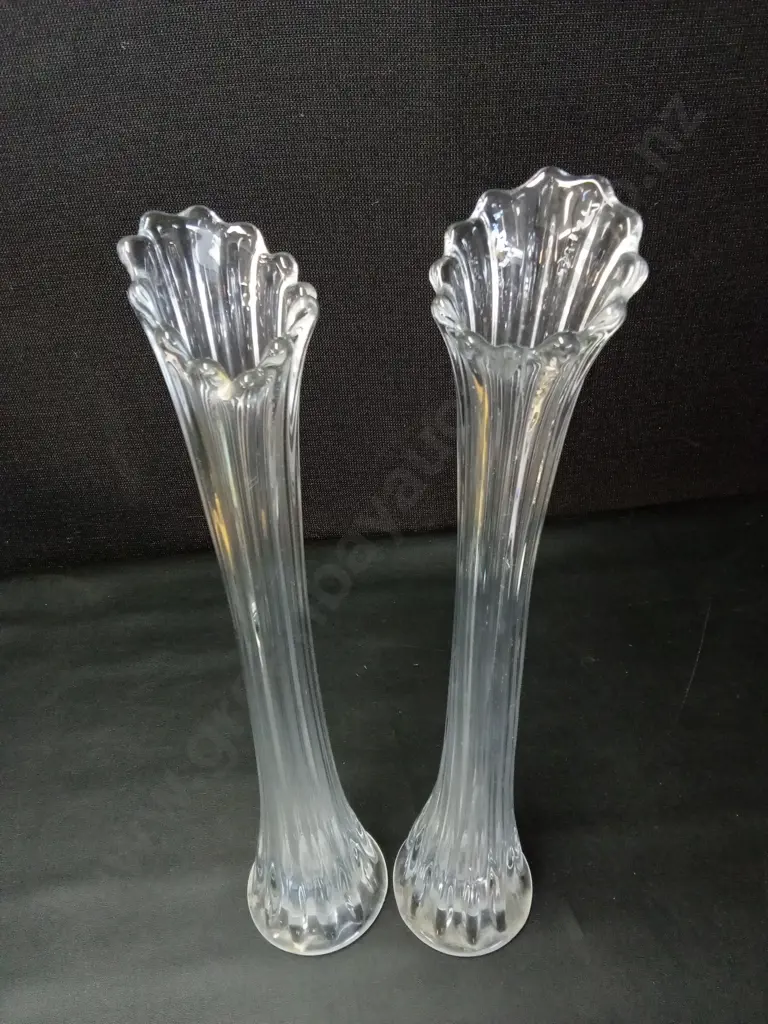 2 VINTAGE SWING GLASS VASES H43CM Image 1++