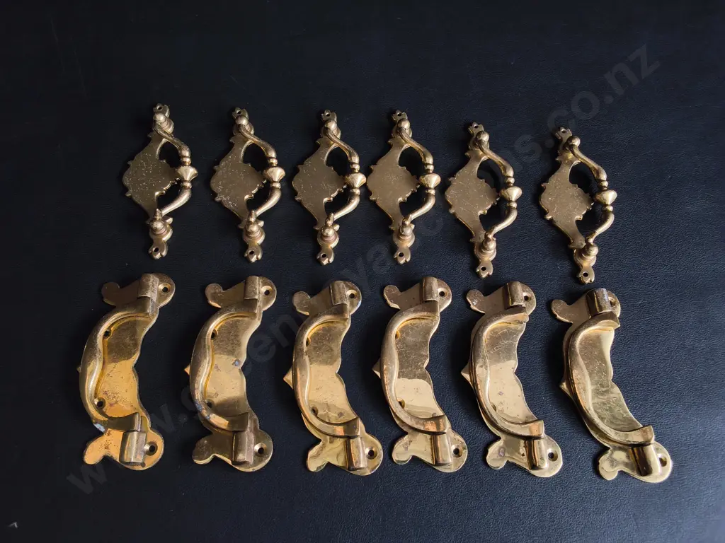 VINTAGE BRASS CHIPPENDALE STYLE DRAWER PULLS, 12 PIECES Image 1++