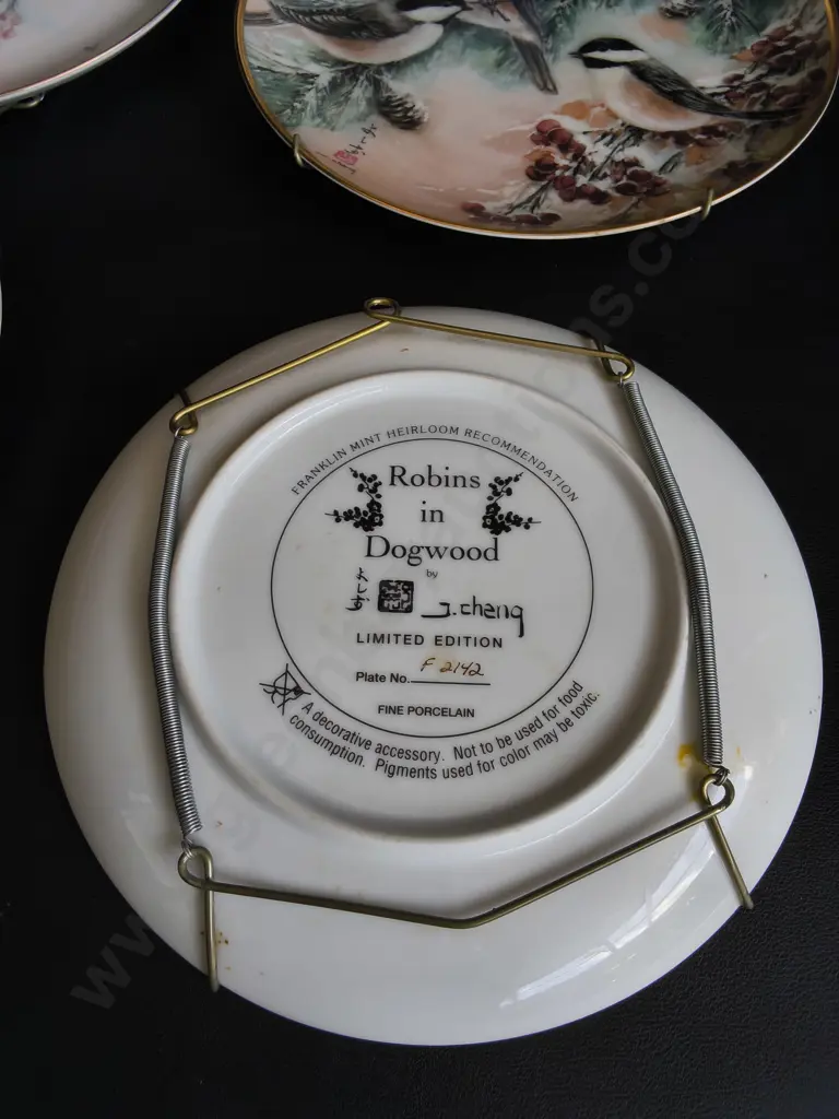 VINTAGE SET OF 4 J. CHENG BIRD PLATES, AND ORIENTAL TEAPOT ON STAND, TALLEST H 28 CM Image 1++