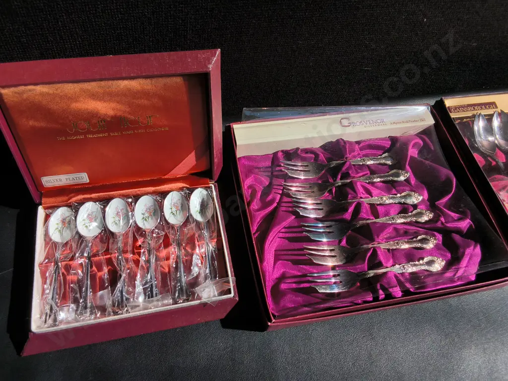 3 BRAND NEW SETS OF TABLEWARE, JOUIR FLEUR, GROSVENOR, AND MYTTON RODD Image 1++