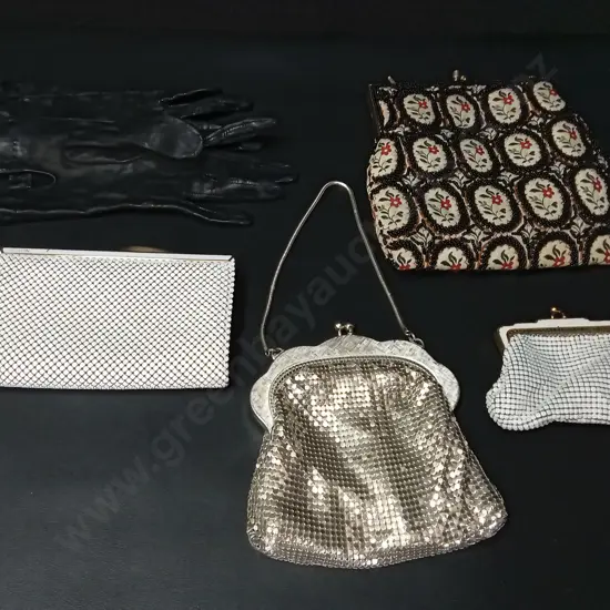 4 PURSES, 2 OROTON AND A PAIR OF GLOVES