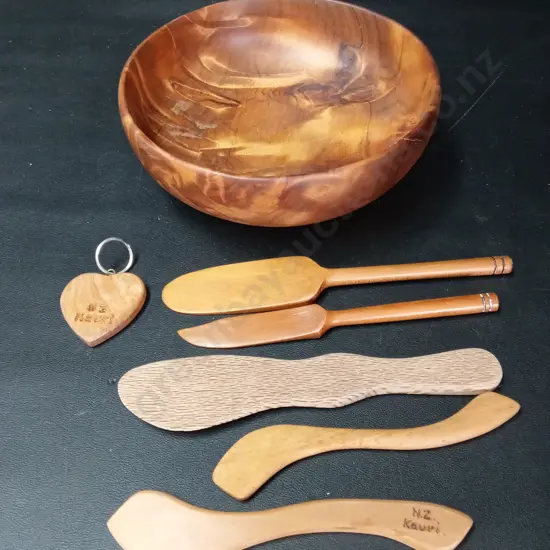 ASSORTED WOOD ITEMS INCLUDING KAURI