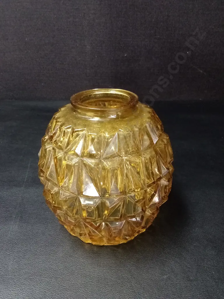 VINTAGE AMBER GLASS LAMPSHADE H13CM Image 1++