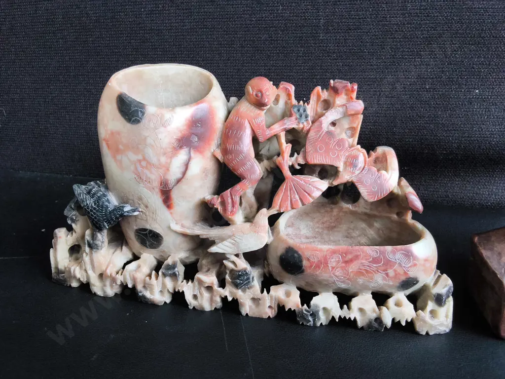 VINTAGE CHINESE CARVED SOAPSTONE DOUBLE VASE AND CHIANG KAISHEK COMMEMORATIVE BUST, WIDEST W 23 CM Image 1++
