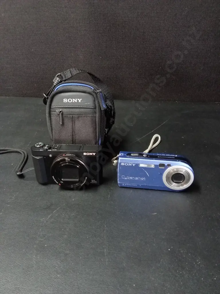 2 SONY CYBER-SHOT CAMERAS WITH 1 BAG, BOTH UNTESTED Image 1++