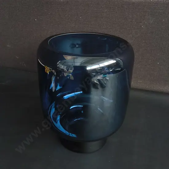MID CENTURY MODERN MOUTH BLOWN BLUE GLASS VASE, H 24 CM