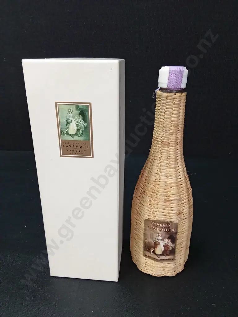 VINTAGE YARDLEY LAVENDER WICKER-WRAPPED BOTTLE IN BOX AND VINTAGE MINI BOTTLE OF LØITEN LINIE AQUAVIT AND 2 PEWTER CUPS Image 1++