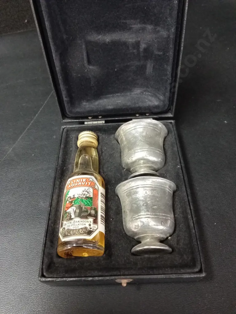 VINTAGE YARDLEY LAVENDER WICKER-WRAPPED BOTTLE IN BOX AND VINTAGE MINI BOTTLE OF LØITEN LINIE AQUAVIT AND 2 PEWTER CUPS Image 1++