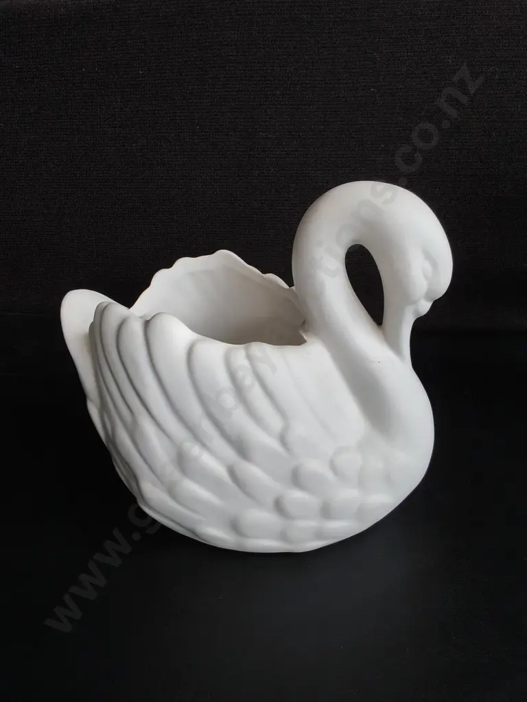 VINTAGE CERAMIC SWAN PLANTER/ VASE, H 19 CM Image 1++