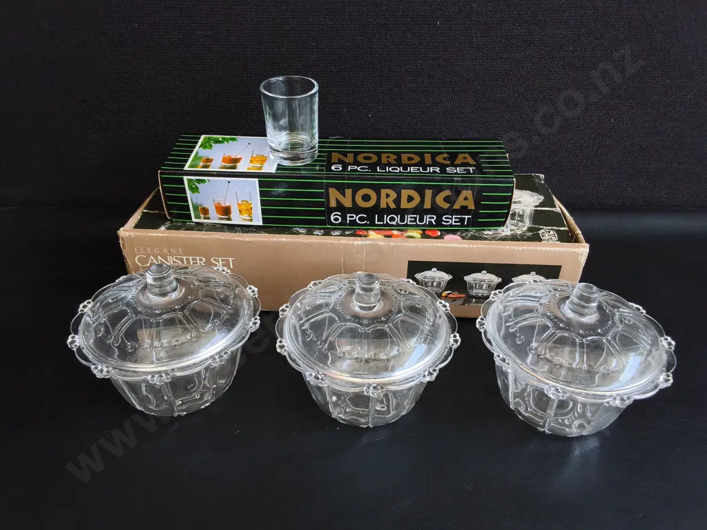 SET OF 6 VINTAGE GLASS CANISTERS WITH LIDS, AND SET OF 6 SHOT GLASSES, BOXED Image 1++