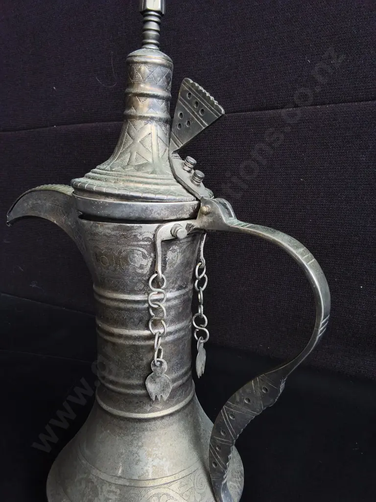 VINTAGE ARABALS BAHRAIN SILVER PLATED ARABIC COFFEE POT, H 38 CM Image 1++
