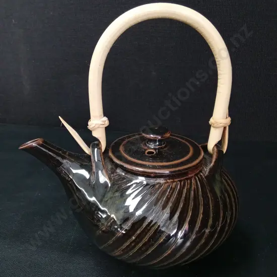 HANDCRAFTED CERAMIC STUDIO POTTERY TEAPOT