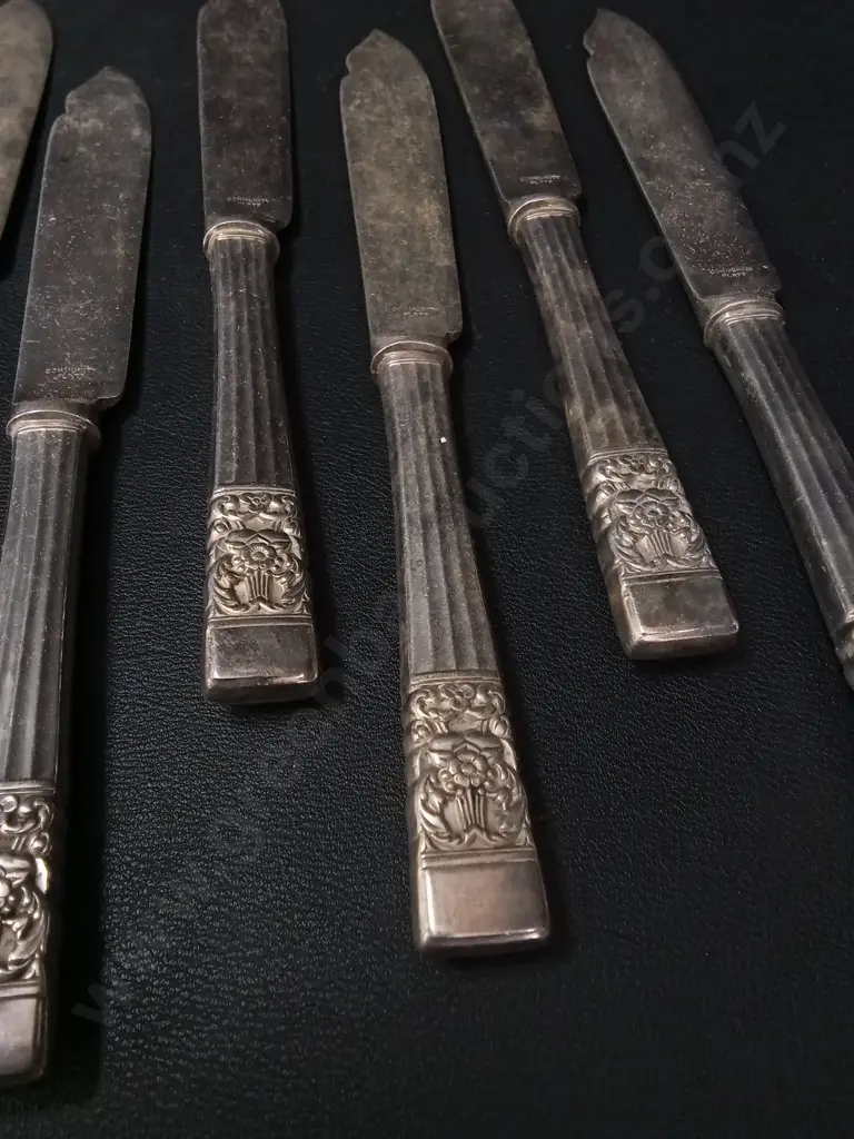 VINTAGE COMMUNITY PLATE CUTLERY Image 1++