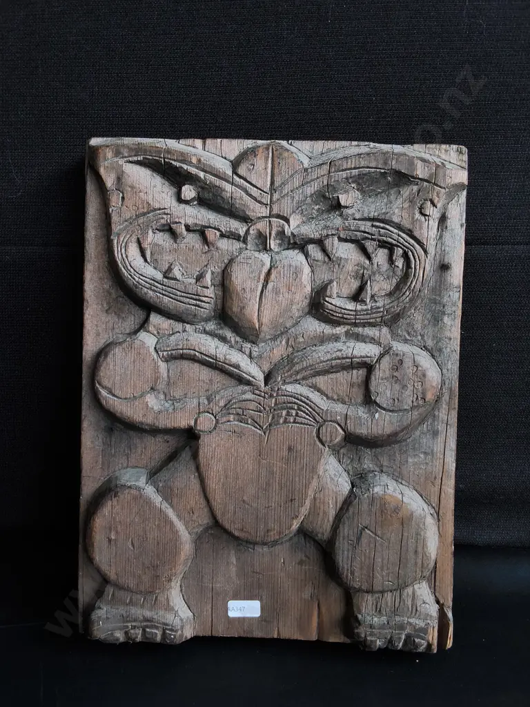 TRADITIONAL MĀORI WOODEN CARVING PANEL, H 38 CM Image 1++