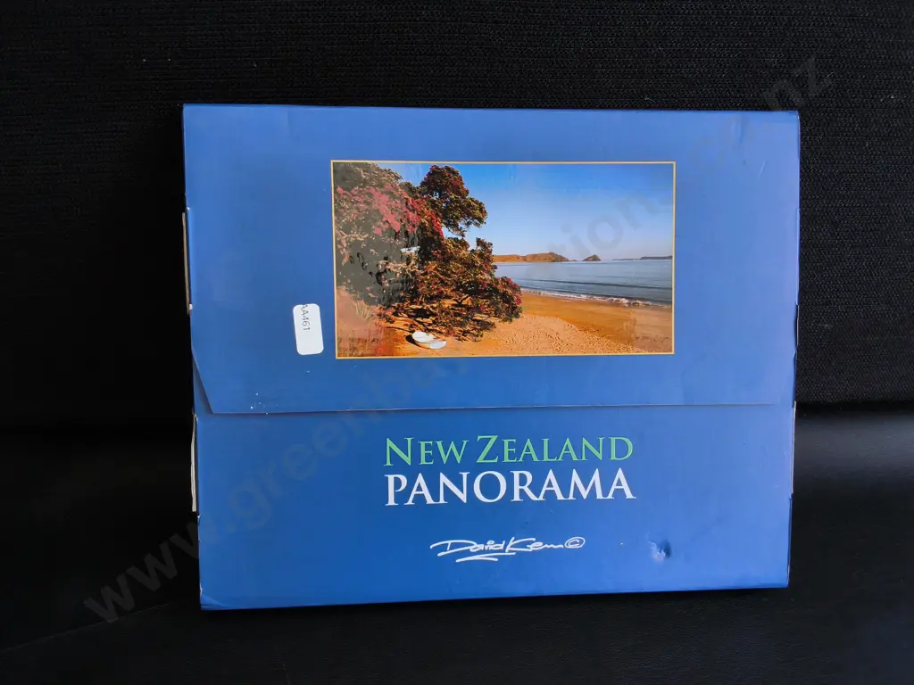 NEW ZEALAND PANORAMA BOOK Image 1++