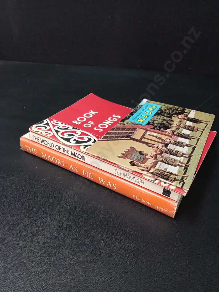 4 MĀORI BOOKS Image 1++