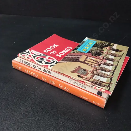 4 MĀORI BOOKS