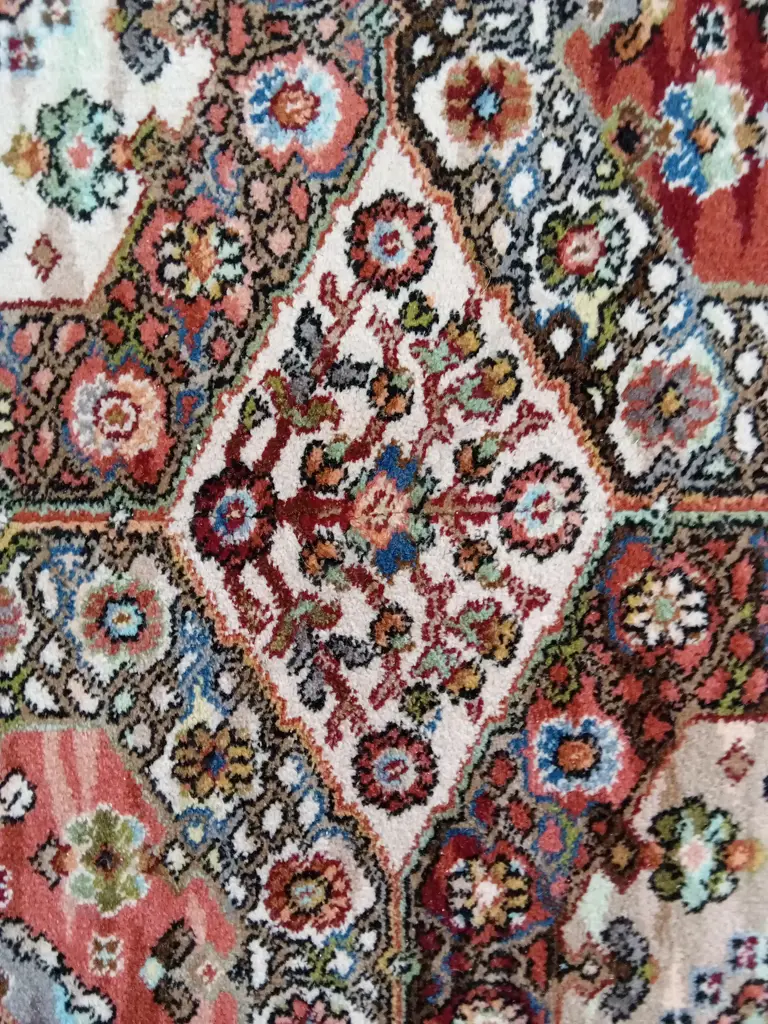 AXMINSTER STYLE CARPET RUG, 188CM X 138CM Image 1++