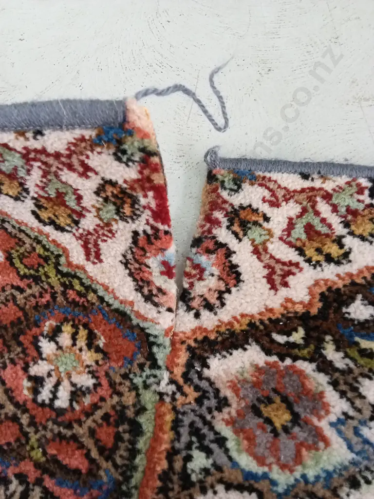 AXMINSTER STYLE CARPET RUG, 188CM X 138CM Image 1++