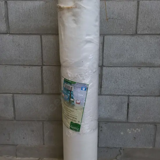 ROLL OF COTTON/ POLYESTER WADDING WITH SCRIM