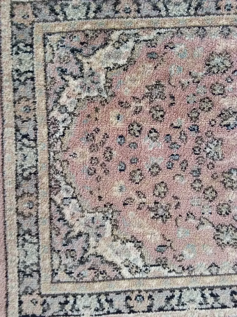 3 SMALL RUGS, W 117CM X 60CM, 60CM, 65CM Image 1++