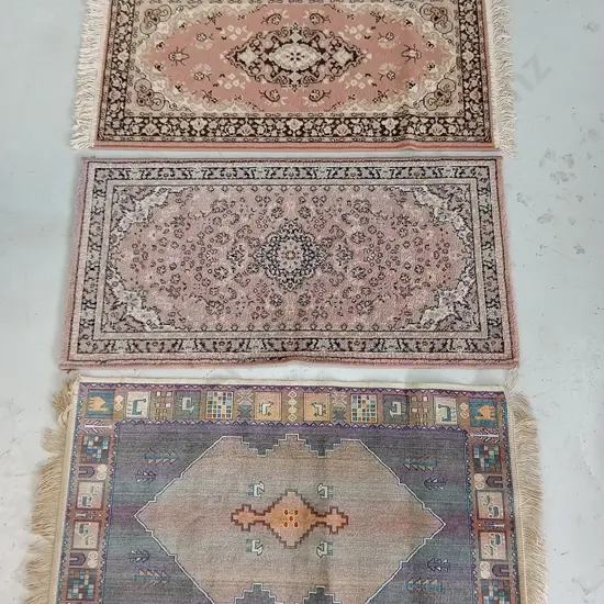 3 SMALL RUGS, W 117CM X 60CM, 60CM, 65CM