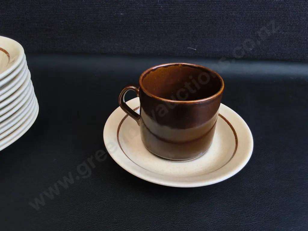 SET OF 13 VINTAGE CROWN LYNN CUPS AND SAUCERS, MADE IN NEW ZEALAND Image 1++