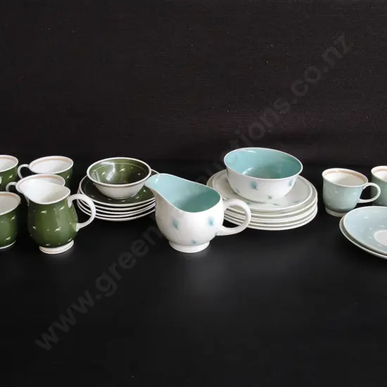 VINTAGE 1950S SUSIE COOPER BONE CHINA COFFEE AND TEA SERVICE MIX, 24 PIECES