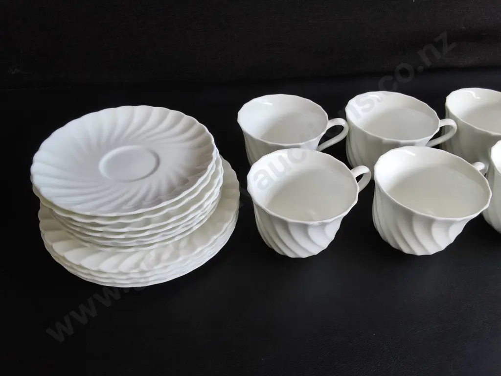 VINTAGE WEDGEWOOD "CANDLELIGHT" BONE CHINA TEA/ COFFEE SET, 19 PIECES Image 1++