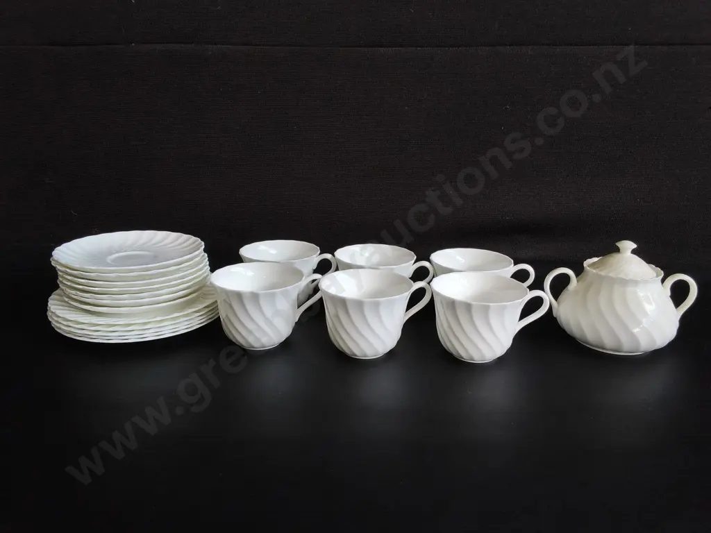 VINTAGE WEDGEWOOD "CANDLELIGHT" BONE CHINA TEA/ COFFEE SET, 19 PIECES Image 1++