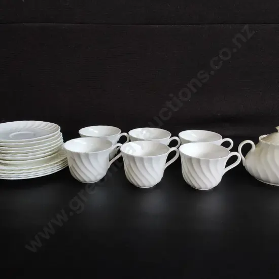 VINTAGE WEDGEWOOD "CANDLELIGHT" BONE CHINA TEA/ COFFEE SET, 19 PIECES