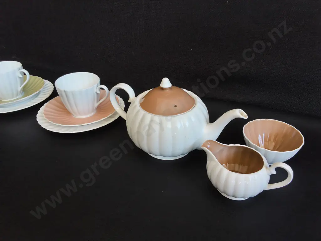 VINTAGE SUSIE COOPER ART DECO TEA SERVICE FOR TWO, 9 PIECES Image 1++