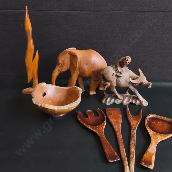 COLLECTION OF HAND CARVED WOODEN ITEMS, 8 PIECES, TALLEST H 32 CM