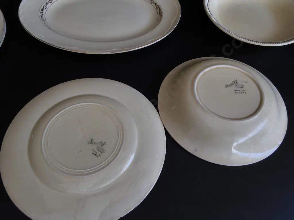 MIX OF VINTAGE CLARICE CLIFF NEWPORT POTTERY DINNERWARE, 6 PIECES, WIDEST W 30 CM Image 1++