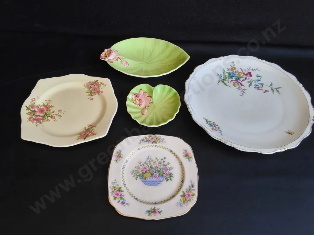 MIX OF VINTAGE PLATES AND SERVING DISHES, 5 PIECES, WIDES DIA 31 CM Image 1++