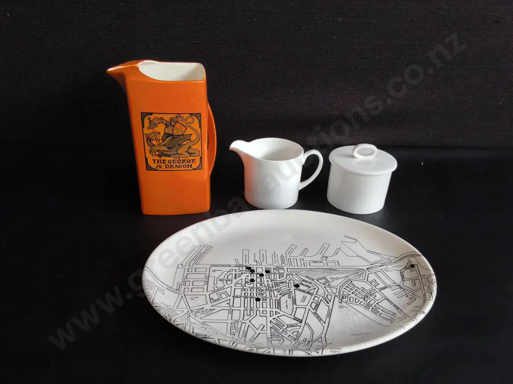 VINTAGE CERAMICS, CROWN LYNN, CARLTON WARE AND WEDGWOOD, 4 PIECES, TALLEST H 18 CM Image 1++