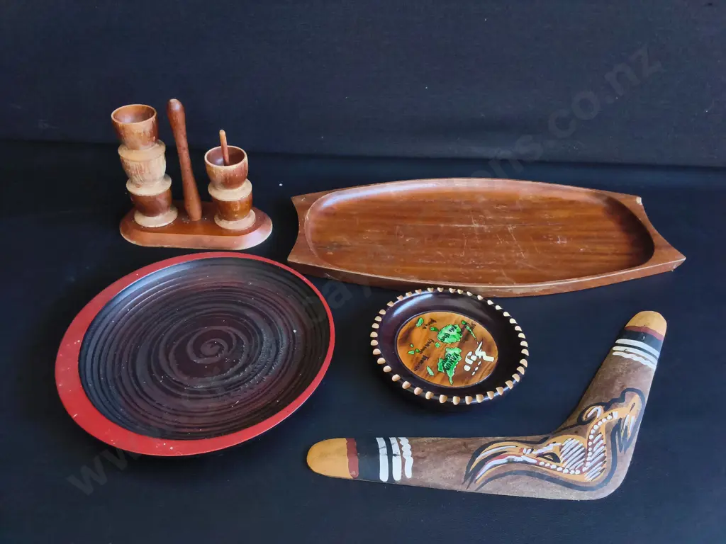 COLLECTION OF VINTAGE DECORATIVE WOODEN ITEMS, 5 PIECES, WIDEST W 44 CM Image 1++