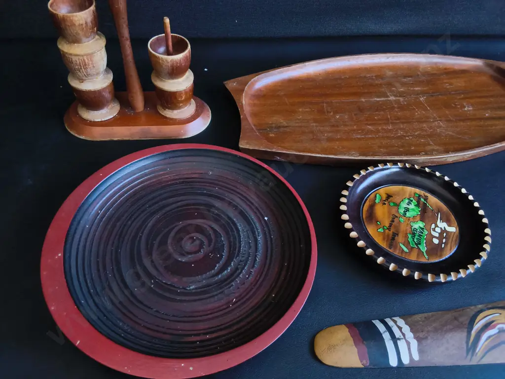 COLLECTION OF VINTAGE DECORATIVE WOODEN ITEMS, 5 PIECES, WIDEST W 44 CM Image 1++
