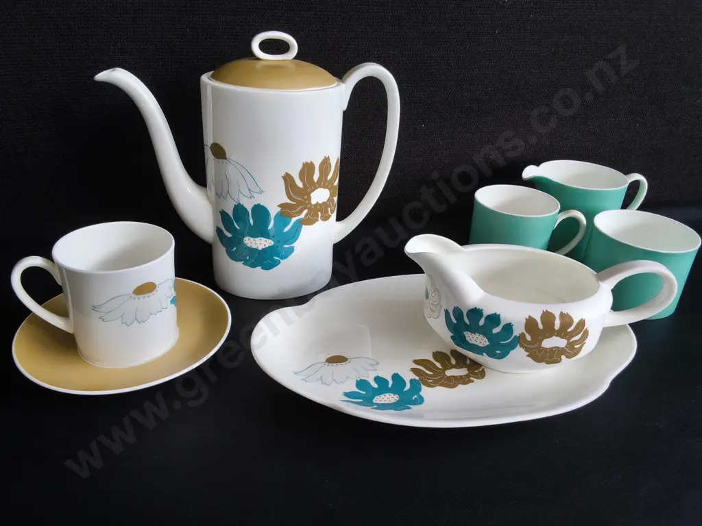 VINTAGE WEDGWOOD SUSIE COOPER "FLORIDA" SET, AND SUSIE COOPER "GAY STRIOES JADE" 3 PIECE SET, 8 PIECES, TALLEST H 21 CM Image 1++