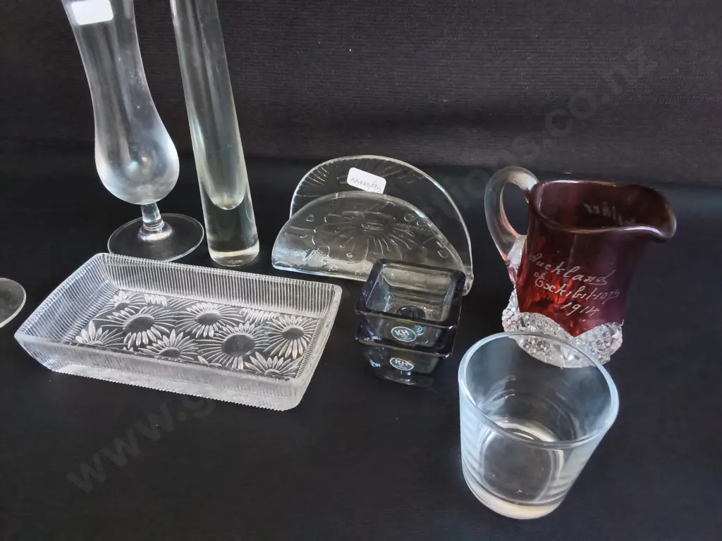 MIX OF GLASSWARE, TALLEST H 20 CM Image 1++